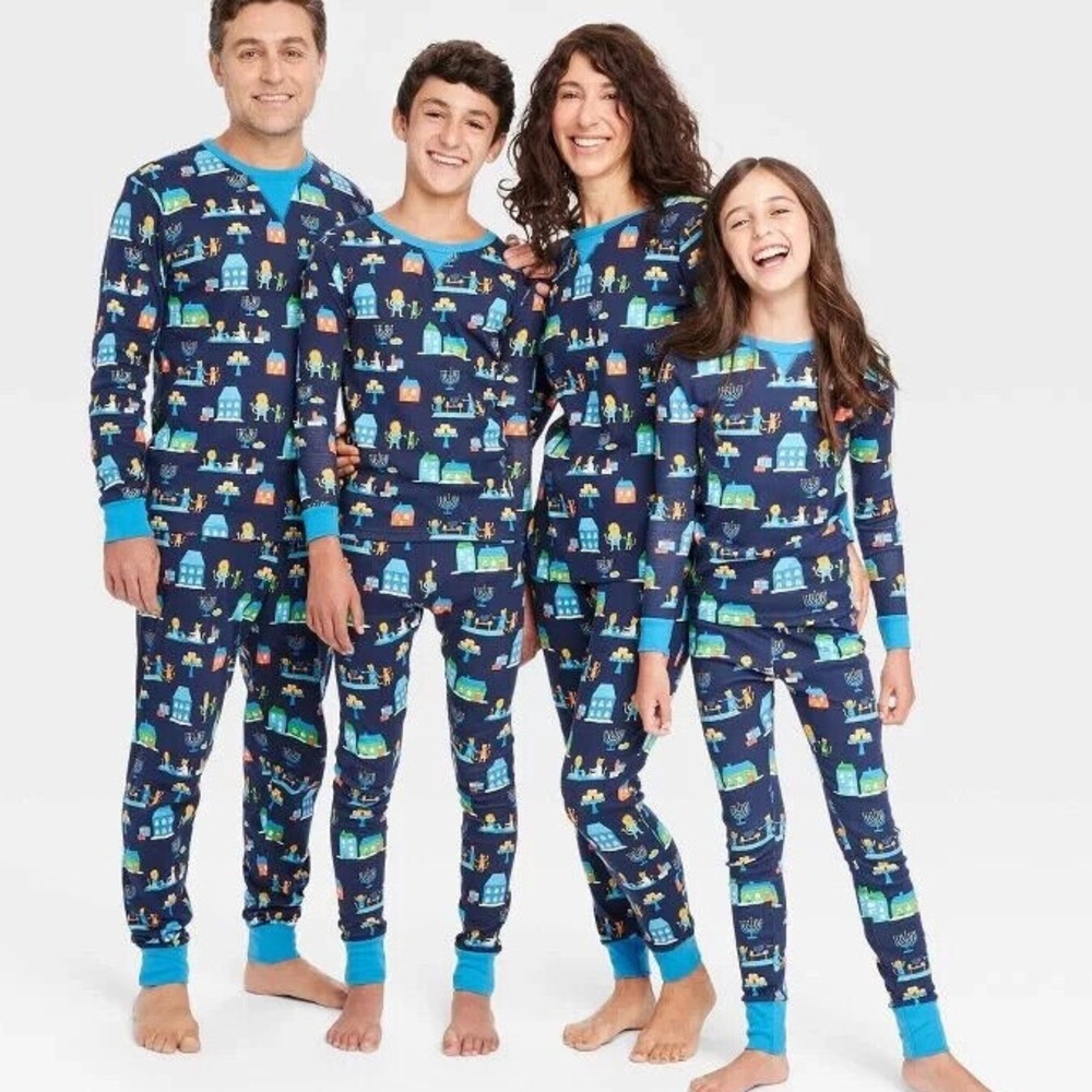 Wondershop Unisex Hanukkah Lion Family Holiday Pajama Set